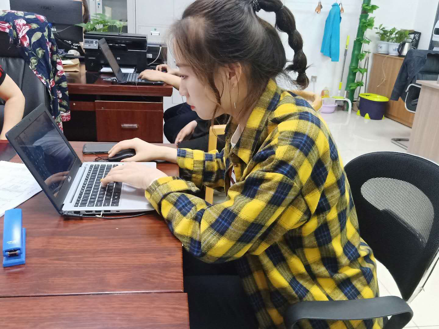 1562036482125179.png 和美.png