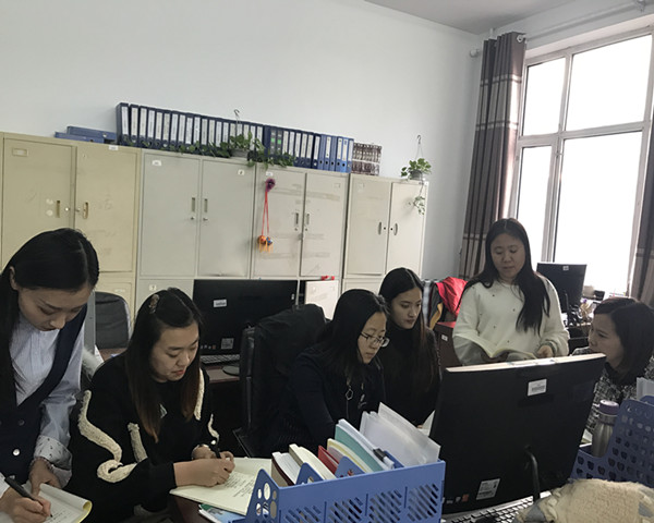 1551859822123565.jpg 分层教学研讨会照片1212_副本.jpg